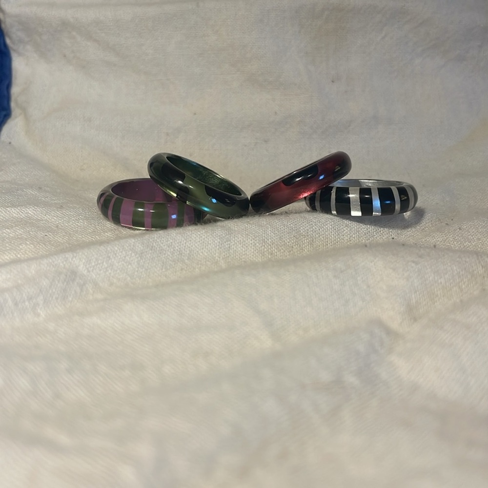 Striped and Spotted Resin Rings Set - Picture 2 of 5